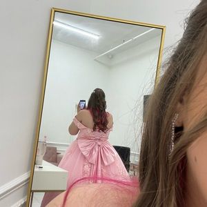 Meet your Posher, Layla